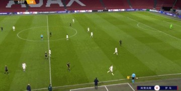 开云体育网址-罗马后卫为保胜果拖延比赛 遭贾府球童“打脸”教育