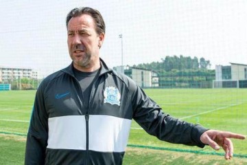 开云入口-邀请范佩西出任球队助教？广州城：永远别说不可能